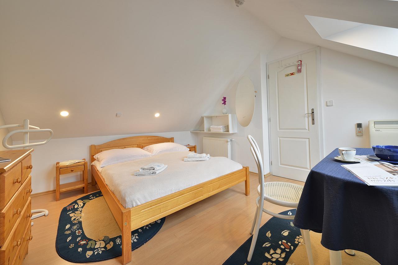 A. V. Apart-hotel Praga