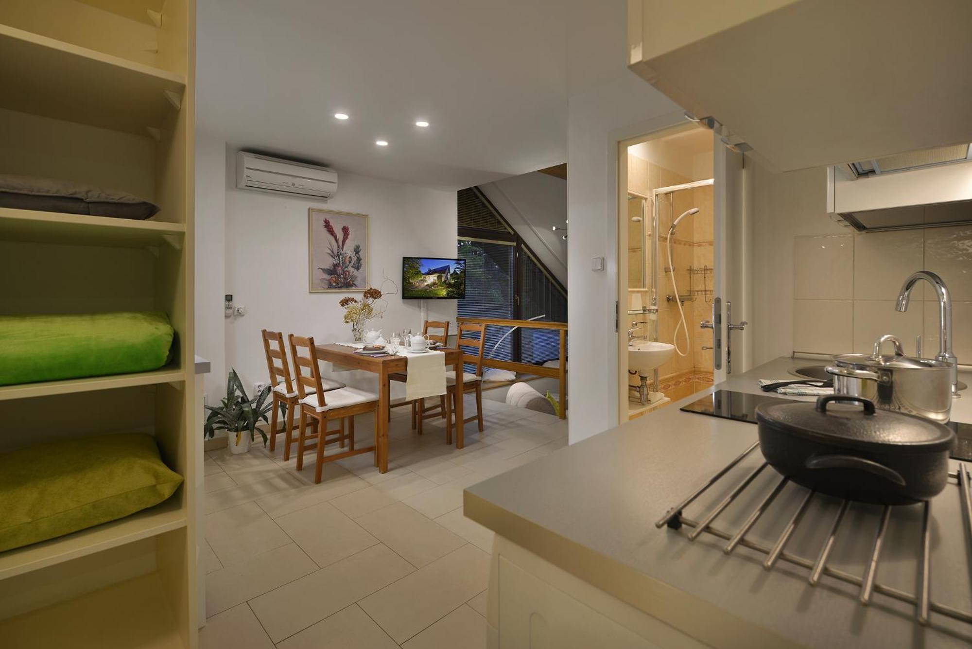 A. V. Hotel apartamentowy
